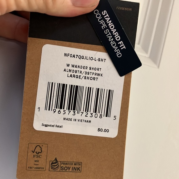 The North Face Athletic/Athleisure Shorts, NWT! - Picture 7 of 12